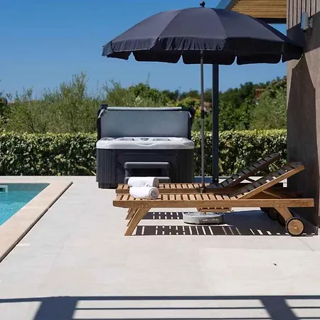 Albona Tatil Evi *